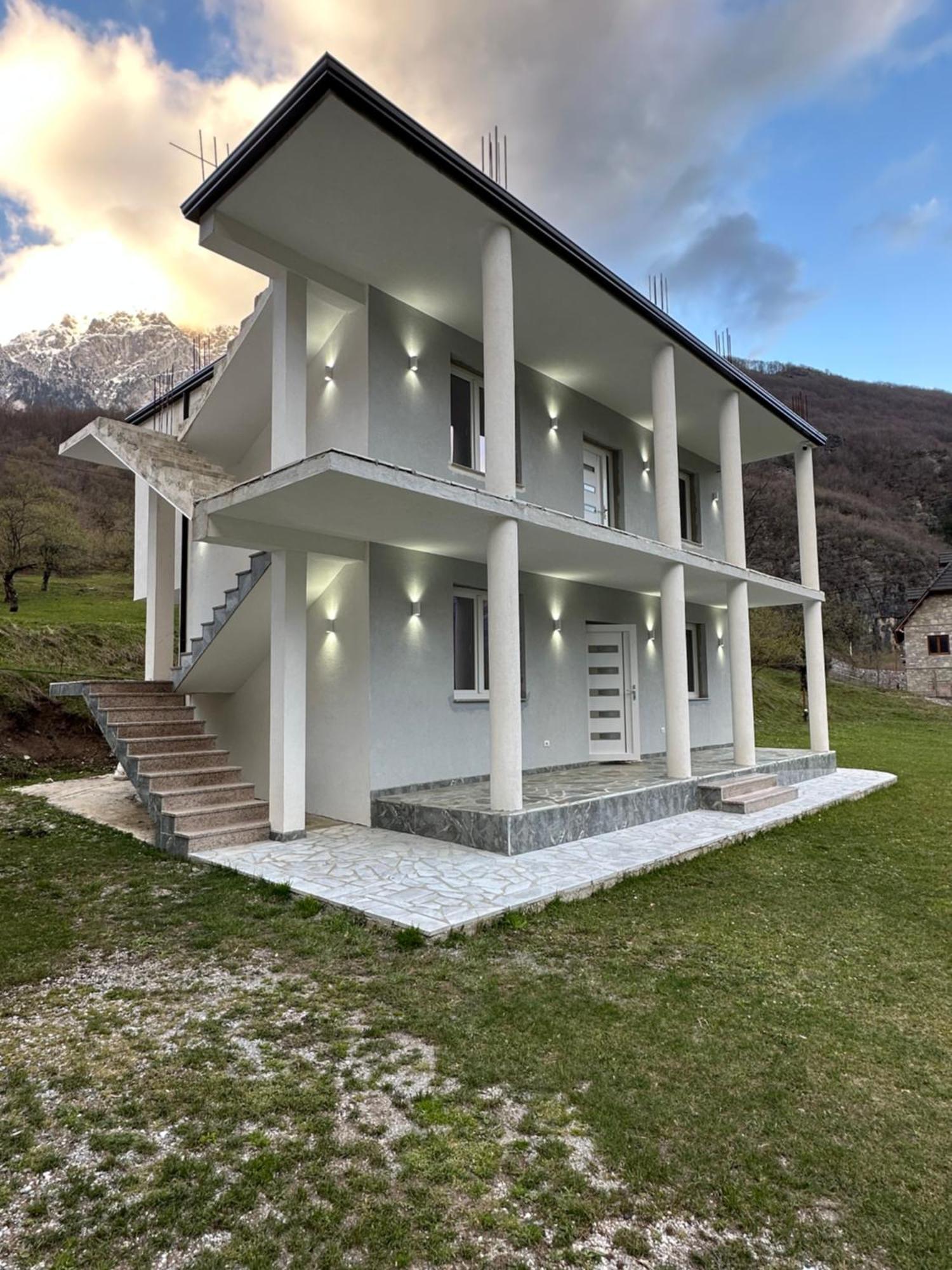 Bujtina Crystal Maison d'hôtes *