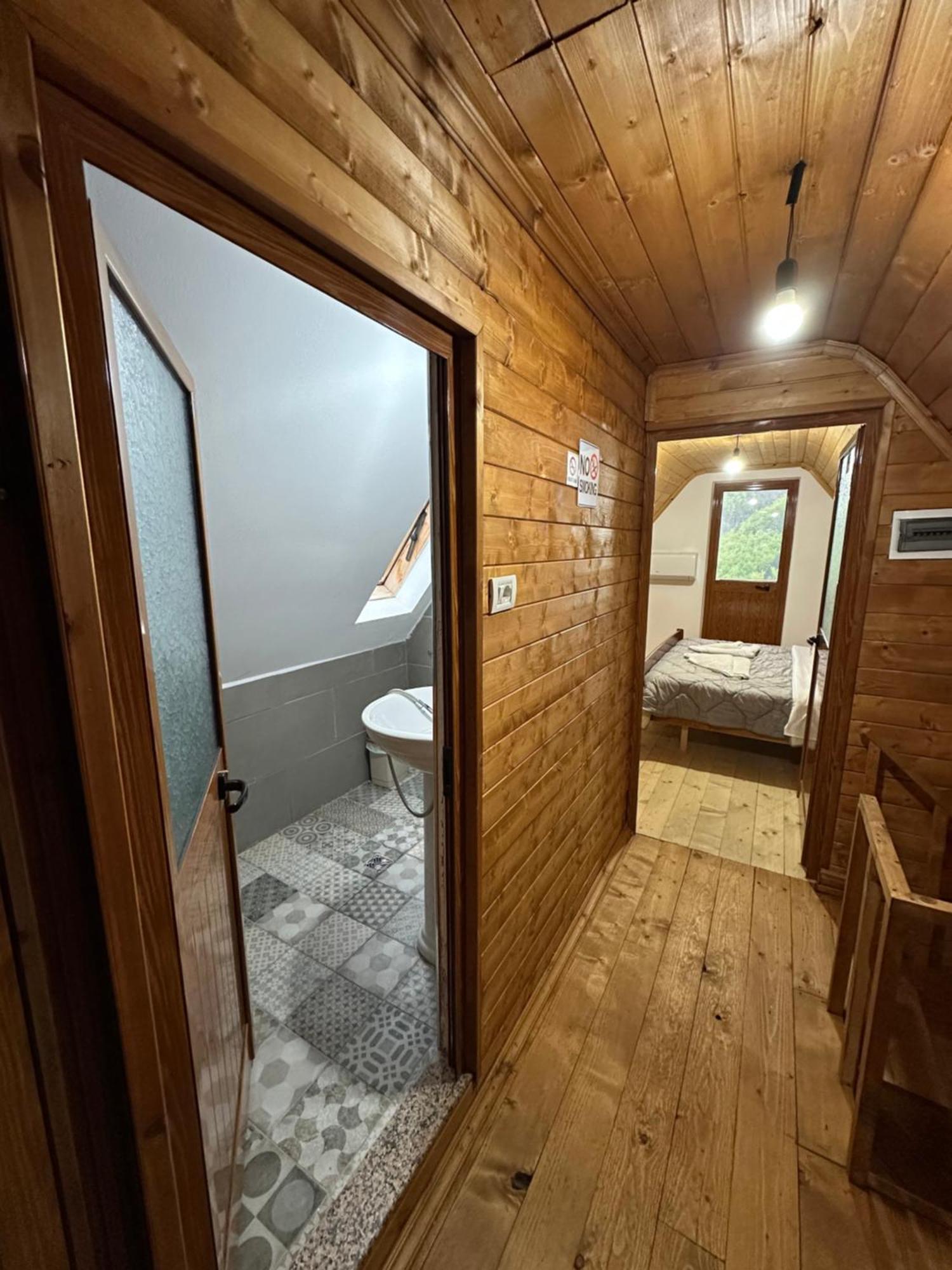 Maison d'hôtes Bujtina Crystal *